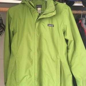 Patagonia Green Rain Coat women’s size L